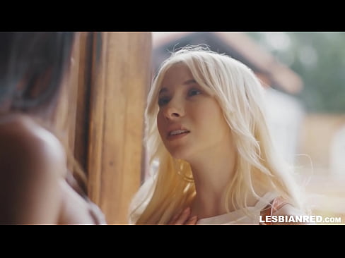 ❤️ A rapariga chega a casa alguns meses depois e acaba por comer a rata da sua madrasta ️ Sexo vídeo em nós ☑
